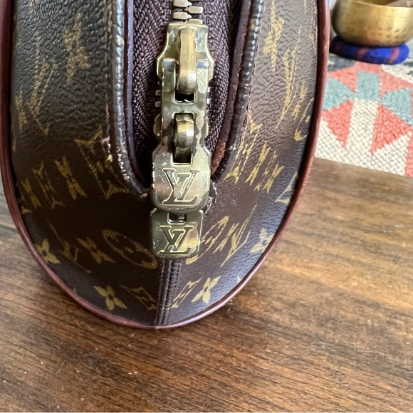 Louis Vuitton Monogram Ellipse PM Vintage Hand Bag - Picture 7 of 17